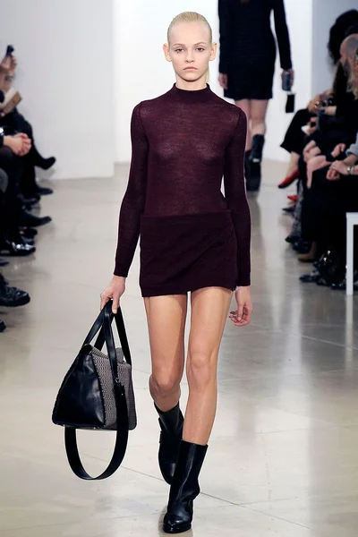 Look 32